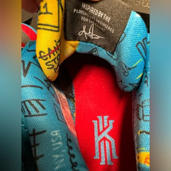 Nike Kyrie 8 GO SE Basketball Shoes - Picture 6 of 7